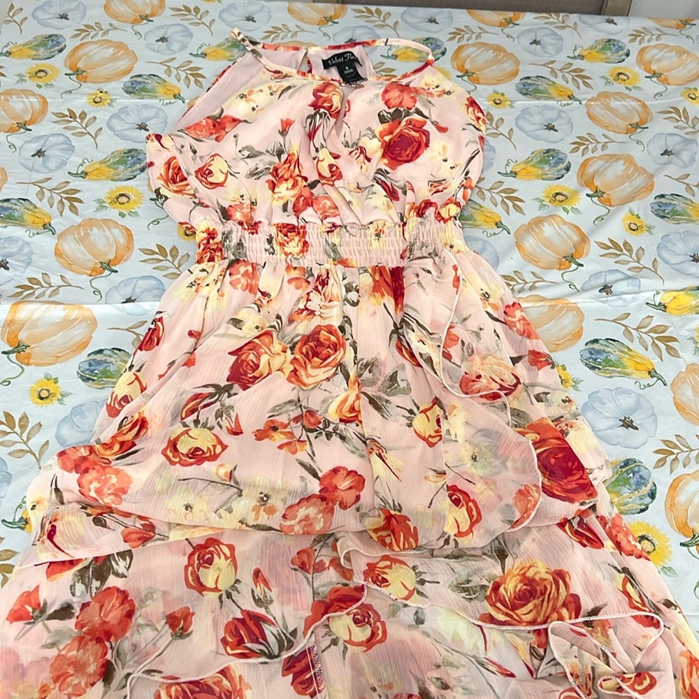 Long in-the-back floral dress for any occasion